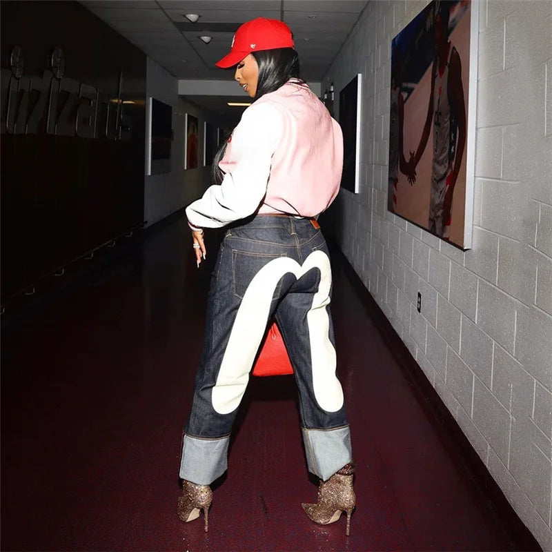 Nina | Módní kalhoty – Rovný střih a kontrastní vzor srdce