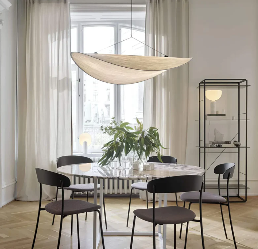 Handgemaakte Plafondlamp – Natuurlijke en Authentieke Elegantie