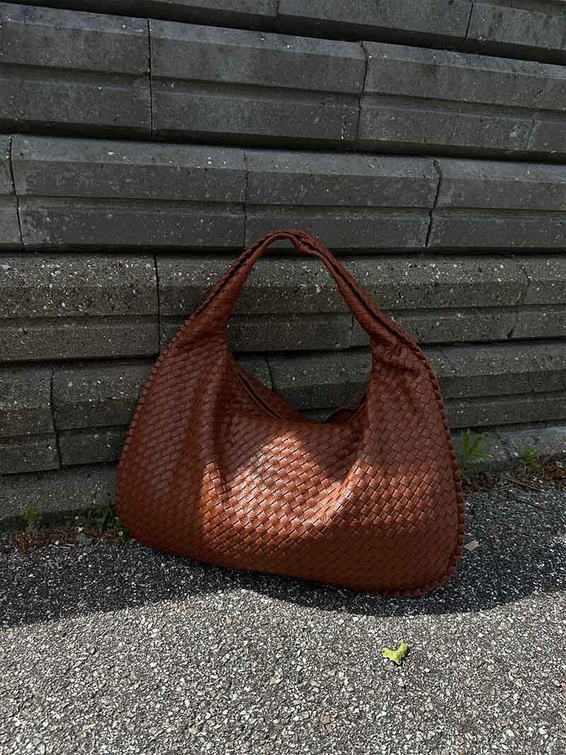 Josiane | Käsilaukku Punottu – Käsityön Eleganssi Ja Ajanmukainen Viehätys