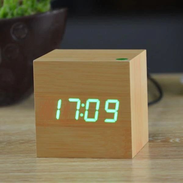 Digitale Klok Cube – Minimalistisch Ontwerp En LED-display