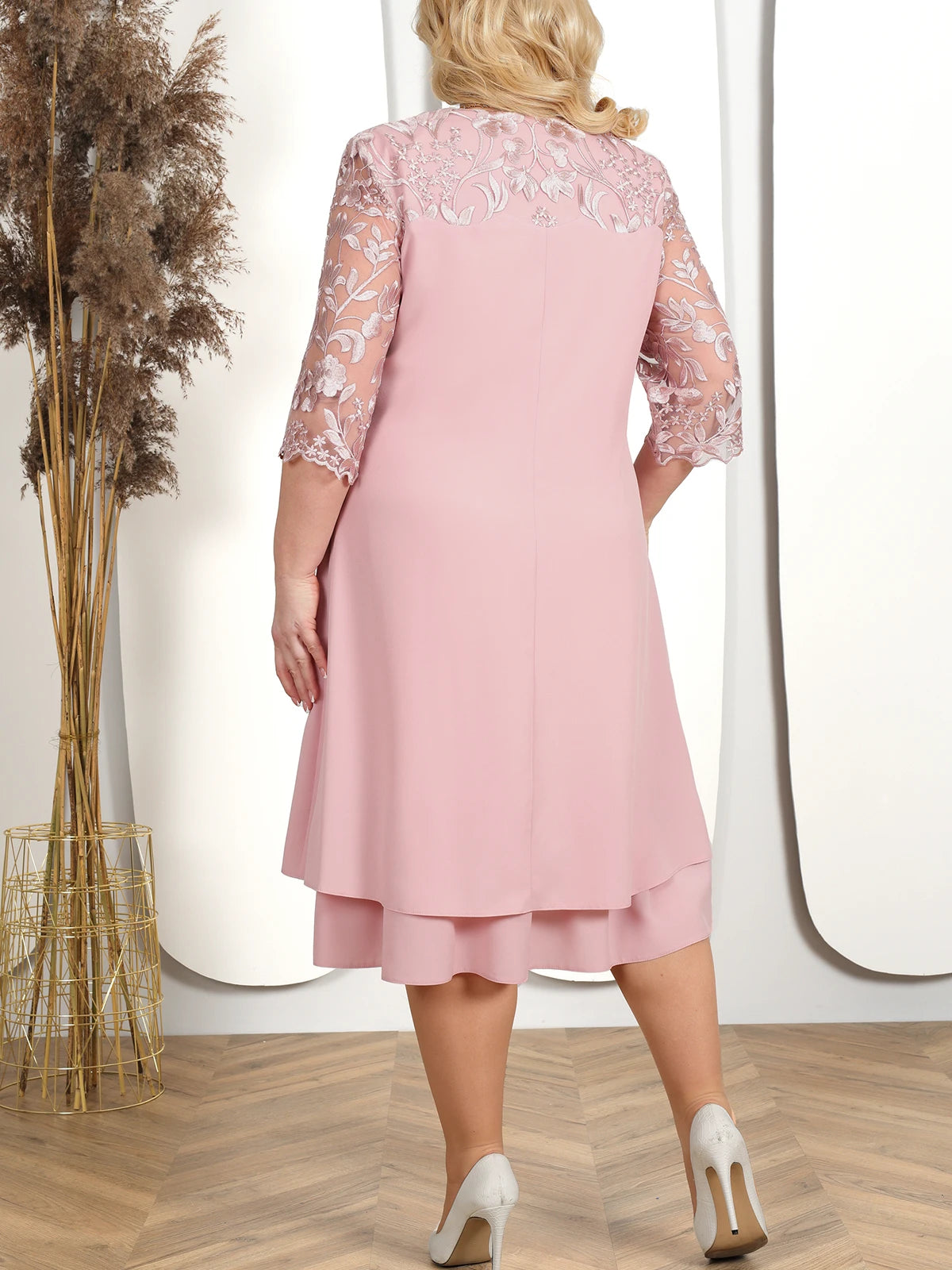 Elodie | Elegantní šaty pro větší velikosti – Pečlivě vyšívané a s nádhernou siluetou