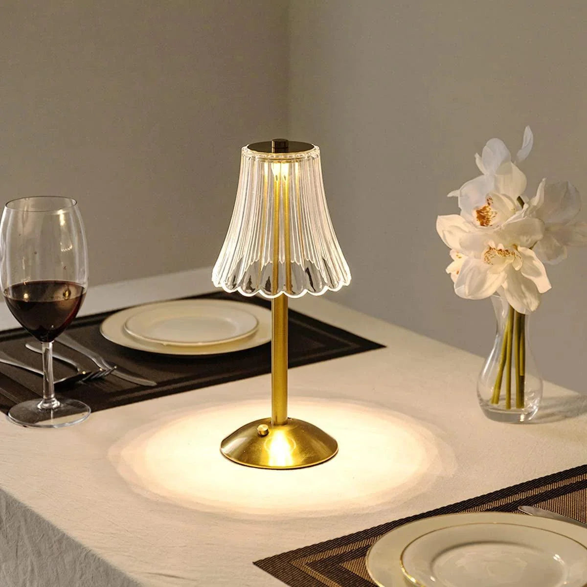 Trådløs Bordlampe – Elegant og Mobil Belysning