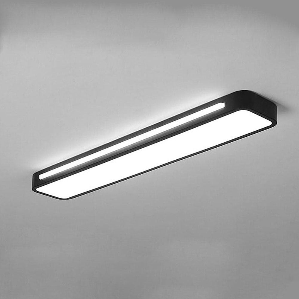 תקרת LED ארוכה – תאורה מינימליסטית ואלגנטית