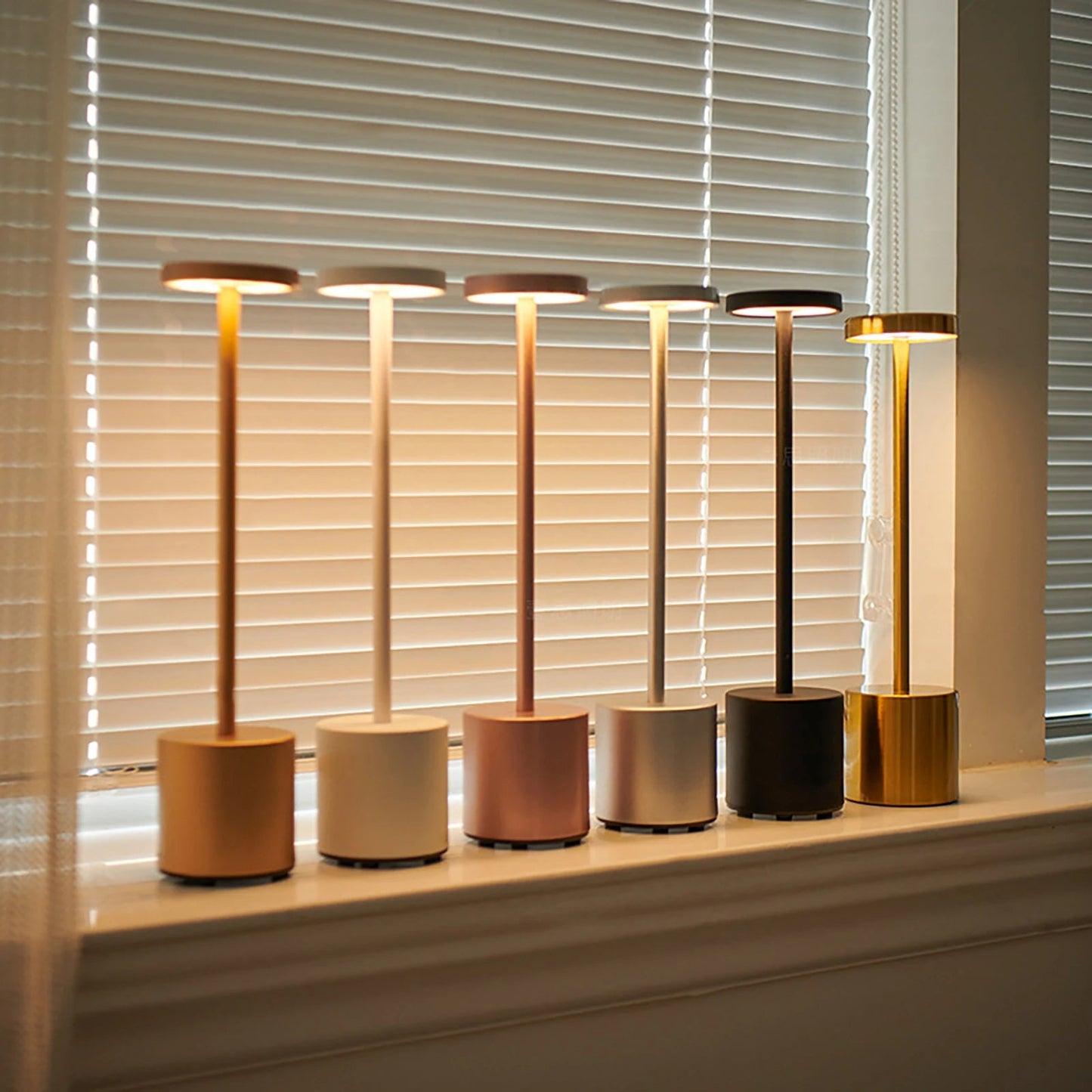 Lampe De Table LED Tactile Rechargeable – Éclairage Pratique Et Moderne