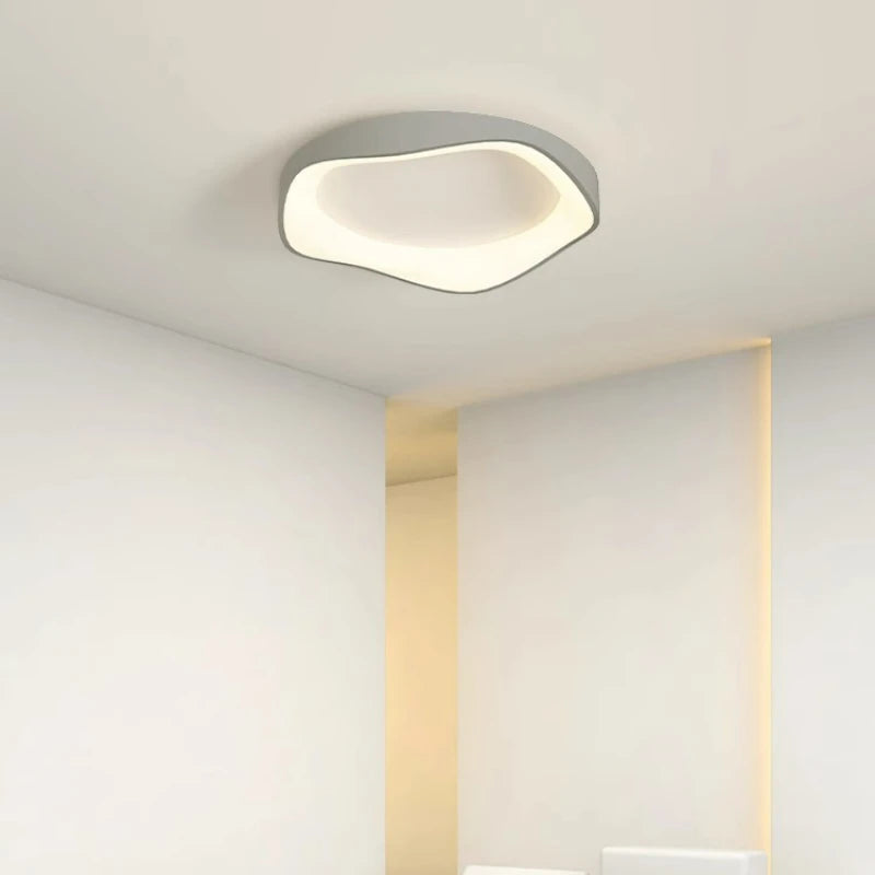 Asymetrické LED stropné svietidlo – Trend a elegancia 