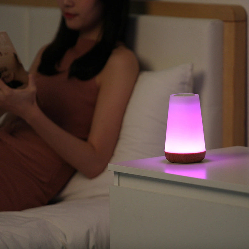 モダンなナイトランプ – エレガントで機能的なデザイン 