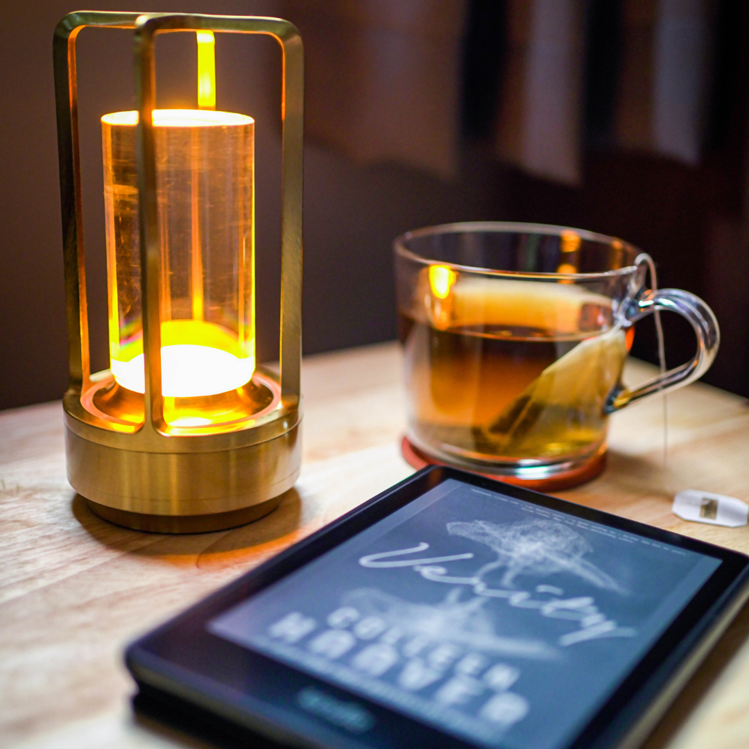 Oplaadbare Tafellamp – Gedimd Licht en Tijdloos Ontwerp 