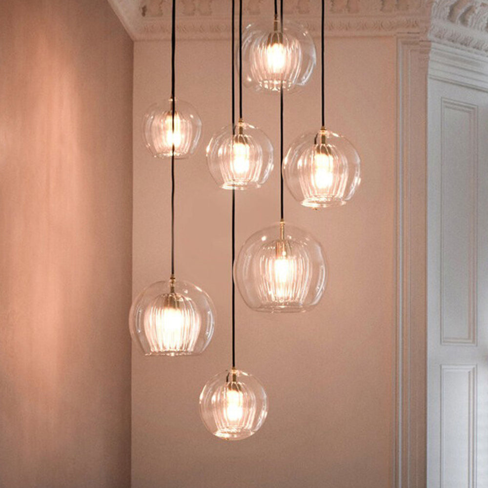 Elegant and Warm Glass Pendant Lamp – Style and Refinement 