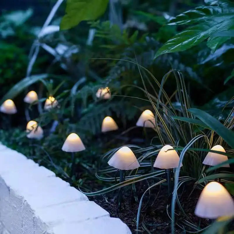 Guirnalda Lumínica de Champiñones Solares — Encanto Nocturno y Energía Limpia 