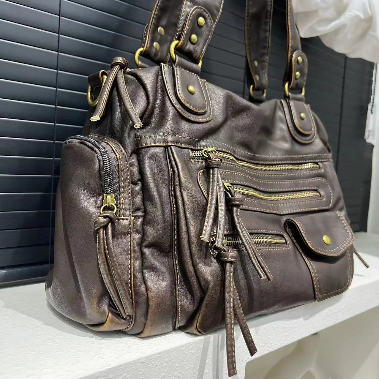 Clara | Retro Kézitáska Pánttal – Időtlen Elegancia És Vintage Stílus 