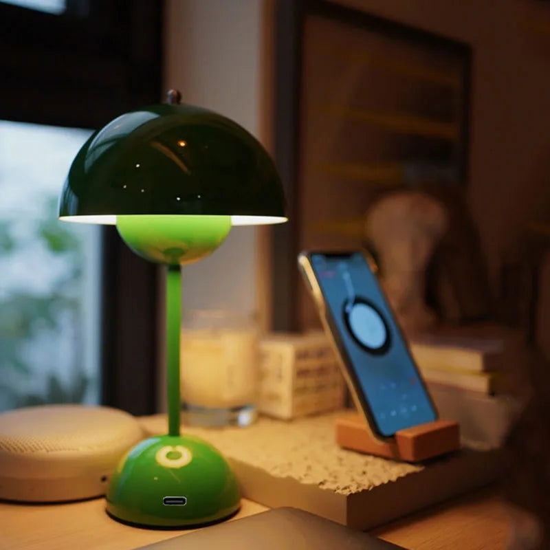 Lámpara de Mesa Portátil – Diseño Moderno y Iluminación Nómada 