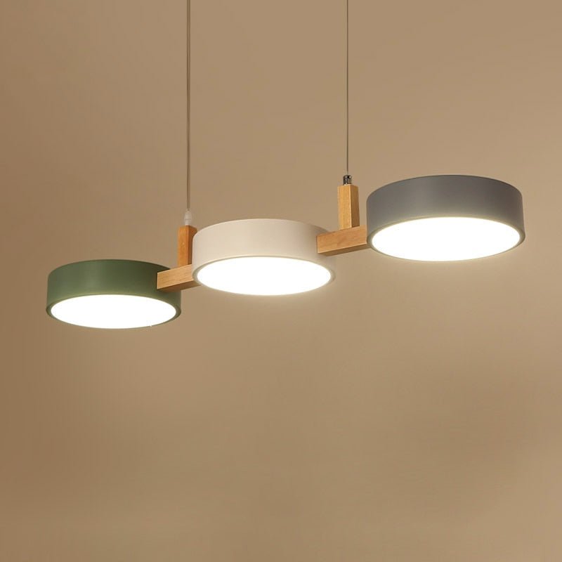 Moderne Metalophængt Lys – Elegant Design Og Trendy Belysning 