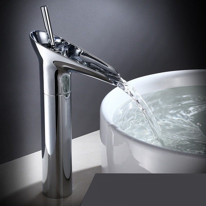 Robinet Cascade Baie – Stil Antic și Elegant 