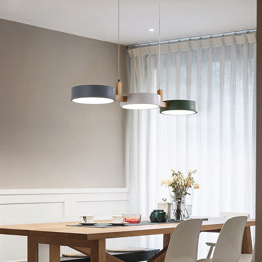 Nowoczesna Lampa Wisząca Metalowa – Elegancki Design i Modne Oświetlenie 