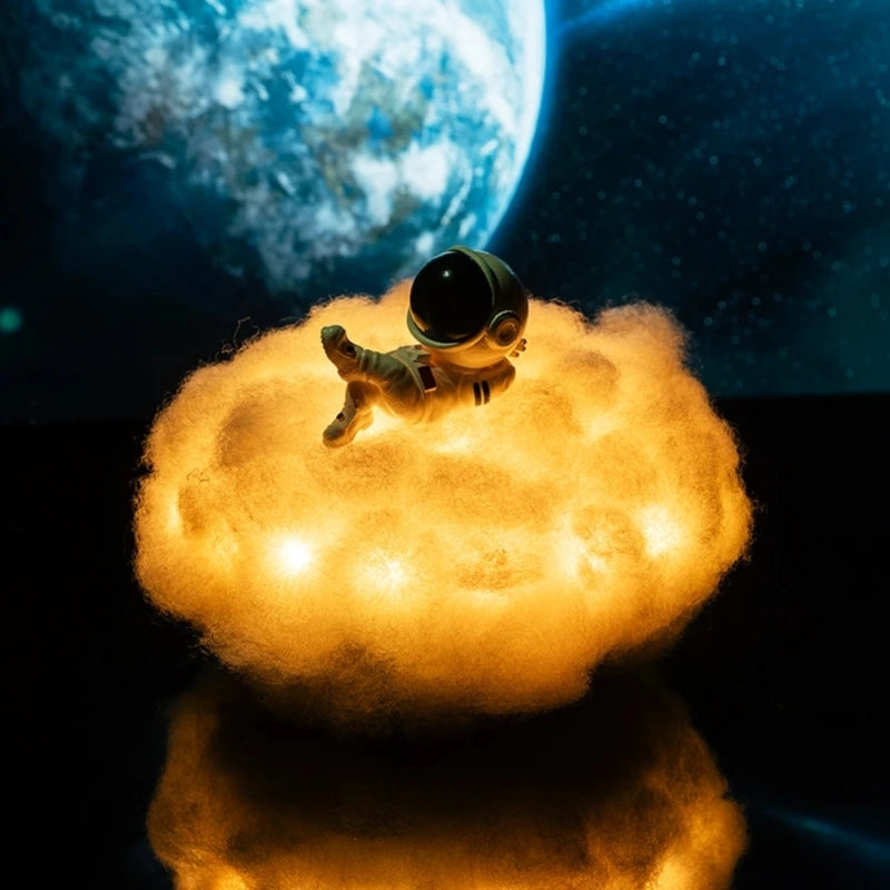 Lampă Decorativă Nor Astronaut – Evadare Luminoasă și Magică 