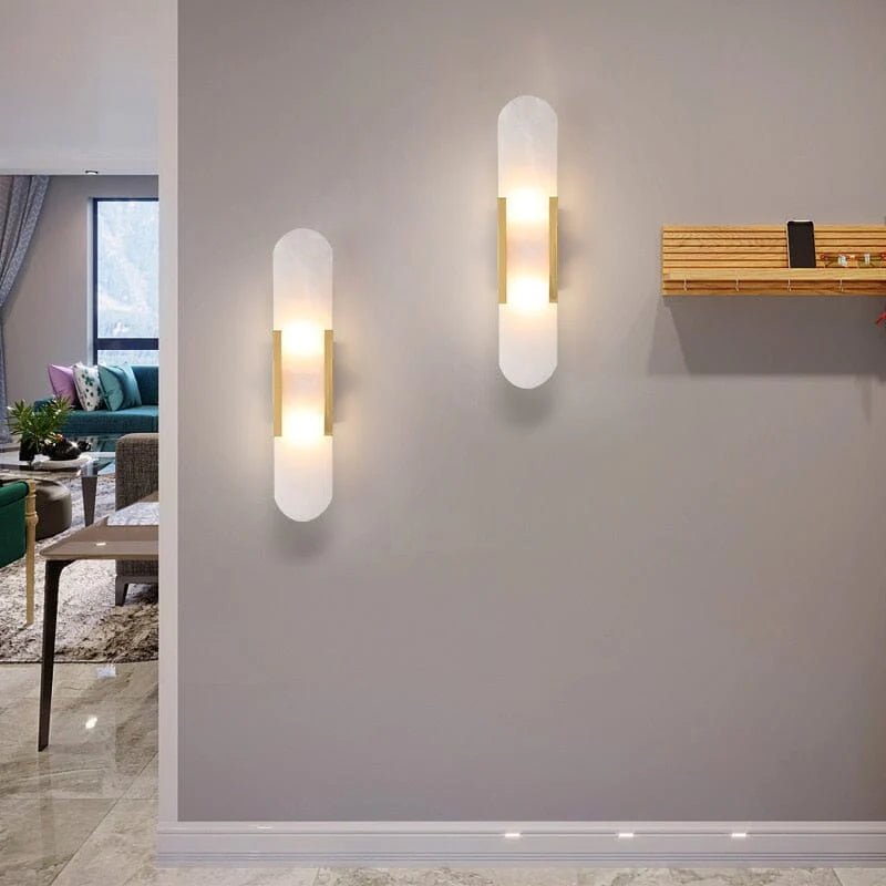 Aplique de Parede LED Preta e Dourada – Elegância Moderna e Design Chic 