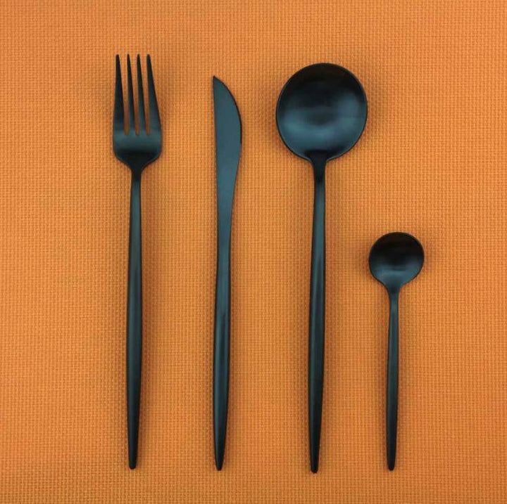 Set di Posate di Lusso – Per una Tavola Elegante e Distinta 