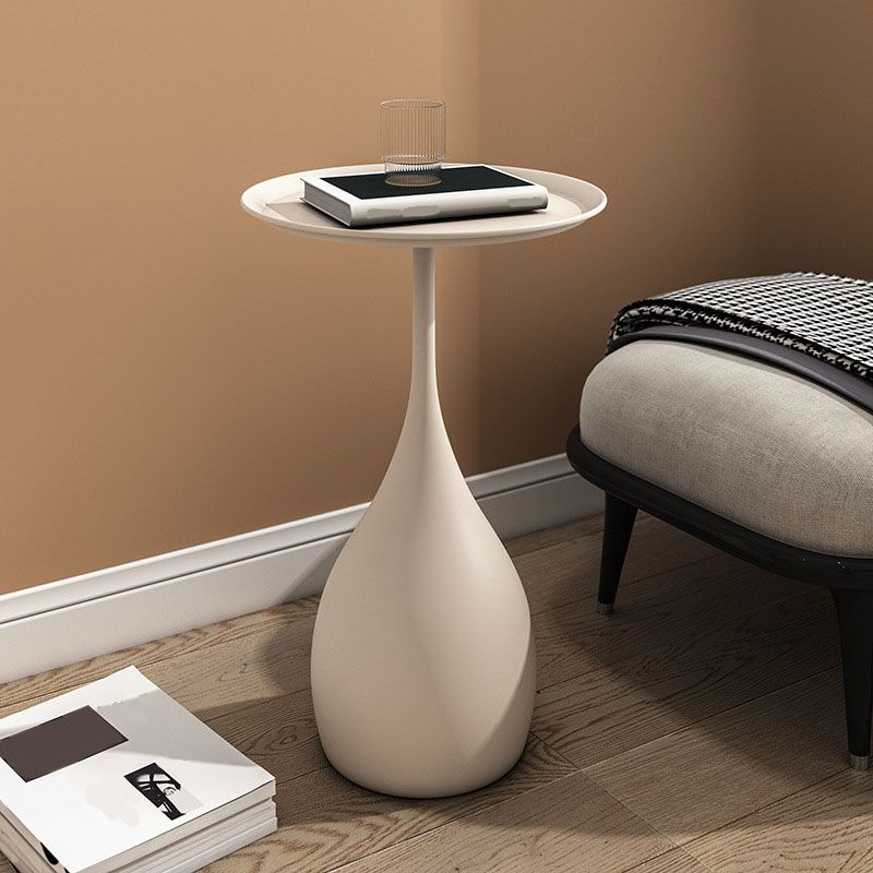 Rundt Sidebord – Metallstruktur og Stabil Base 
