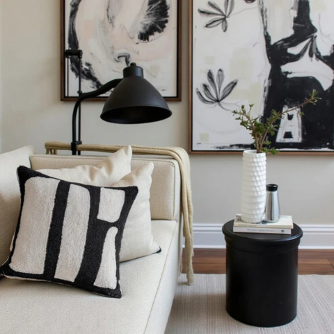 Dekorativ pute med zebra mønster – Vill og elegant berøring 