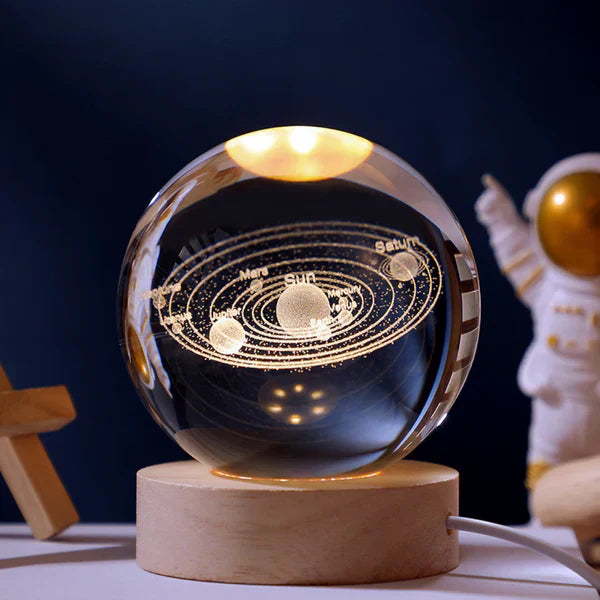 Dekorativní LED lampa – gravírované provedení a moderní styl 