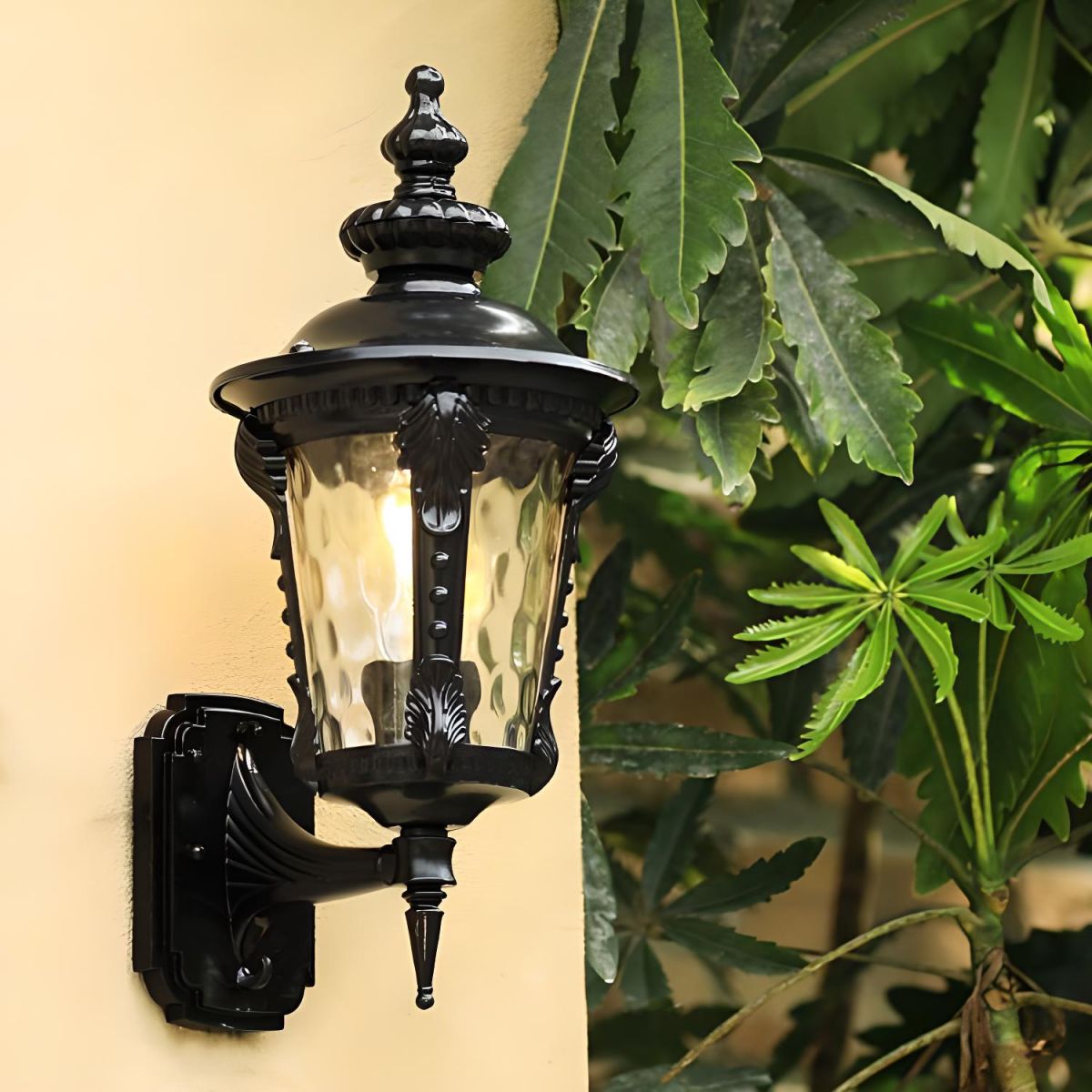 Vintage Vegglampe i Glass – Retro Stil og Utendørs Motstand 