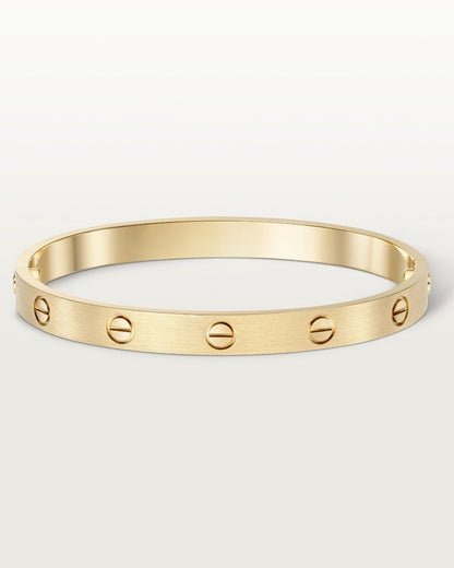 Minimalistický zlatý náramok – diskrétna a nadčasová elegancia 