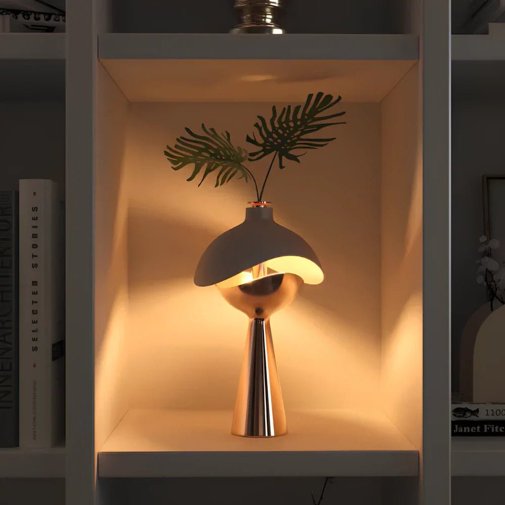 Lâmpada de Mesa Esculpida – Elegância e Originalidade 